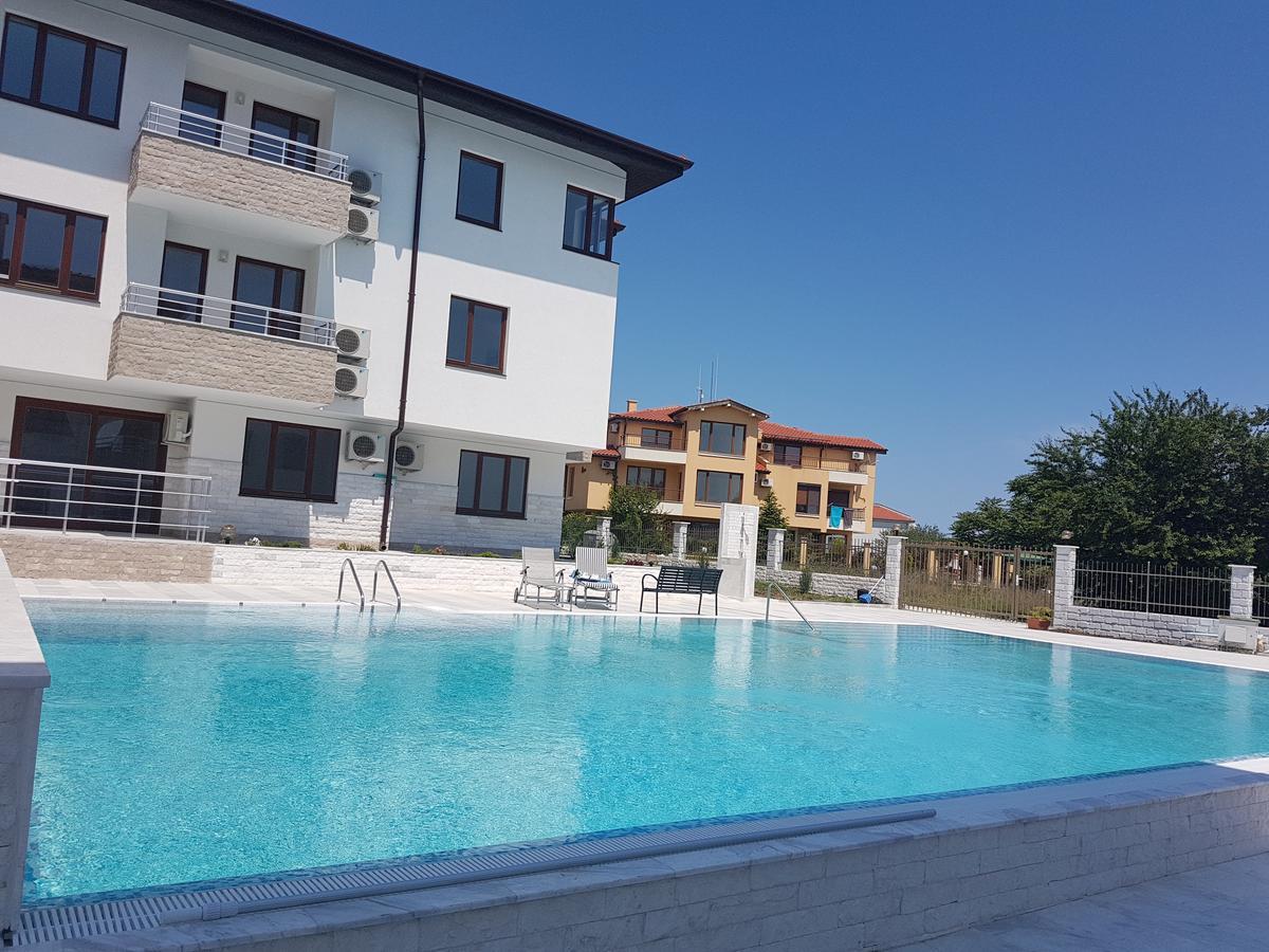 Emerald Hills Aparthotel Sozopol Exterior photo
