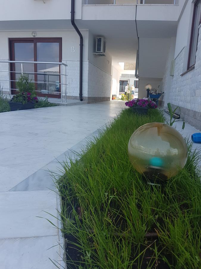 Emerald Hills Aparthotel Sozopol Exterior photo