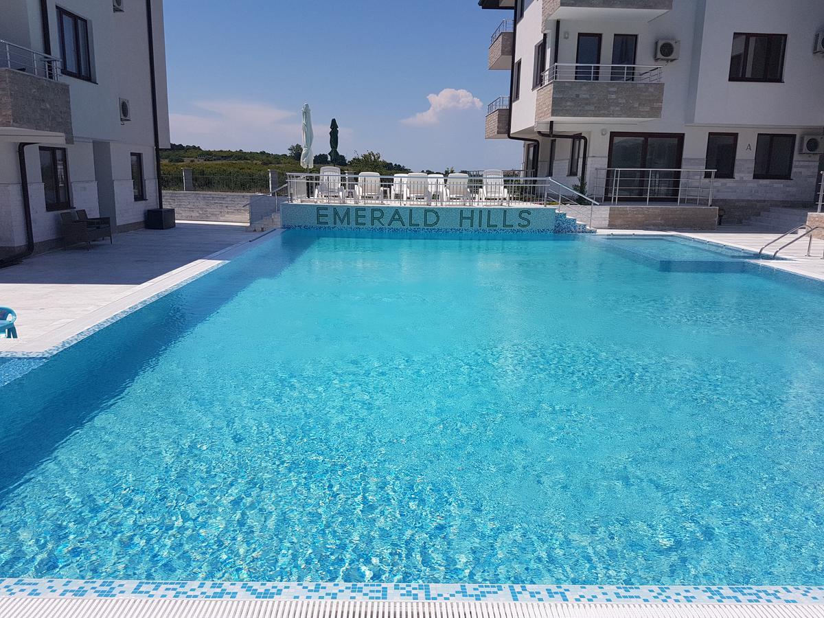 Emerald Hills Aparthotel Sozopol Exterior photo
