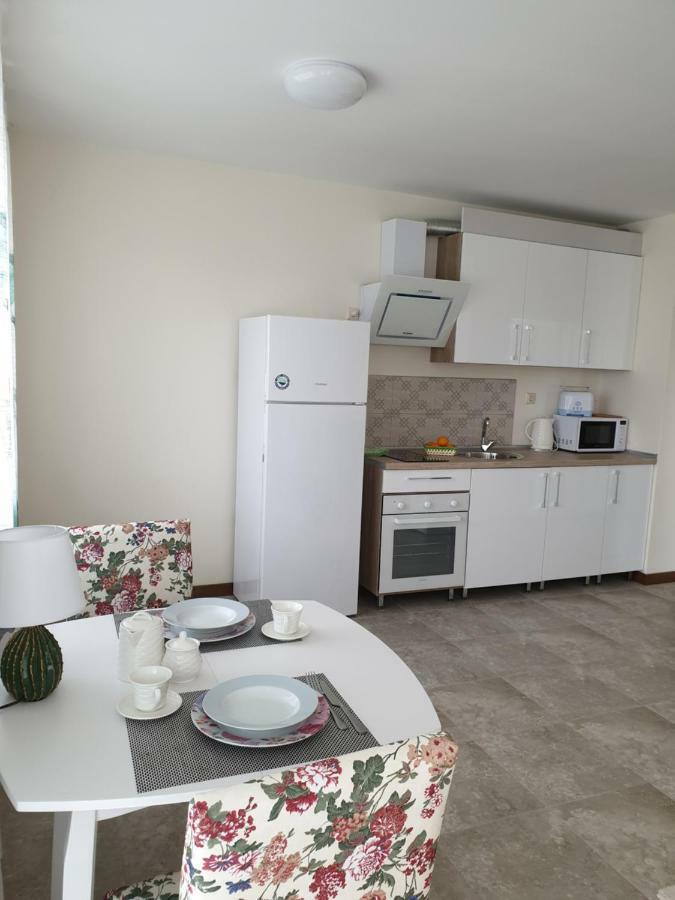 Emerald Hills Aparthotel Sozopol Exterior photo