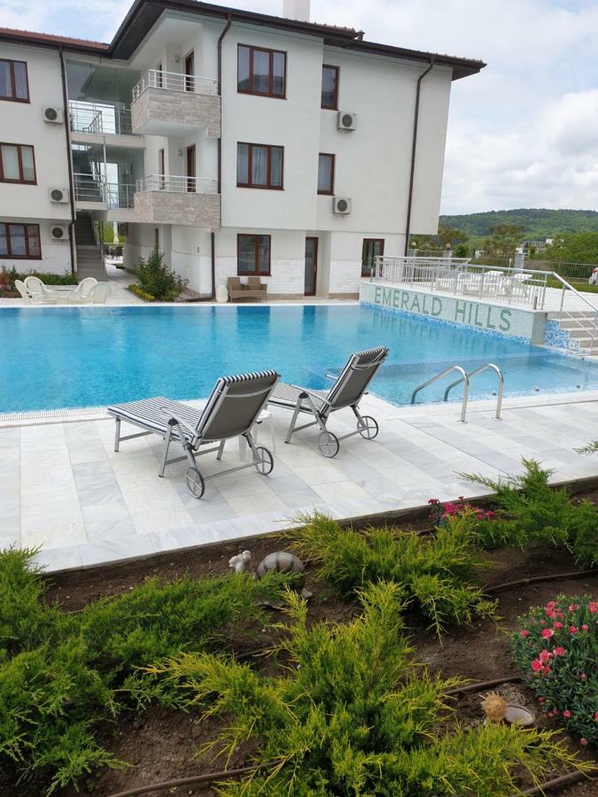 Emerald Hills Aparthotel Sozopol Exterior photo